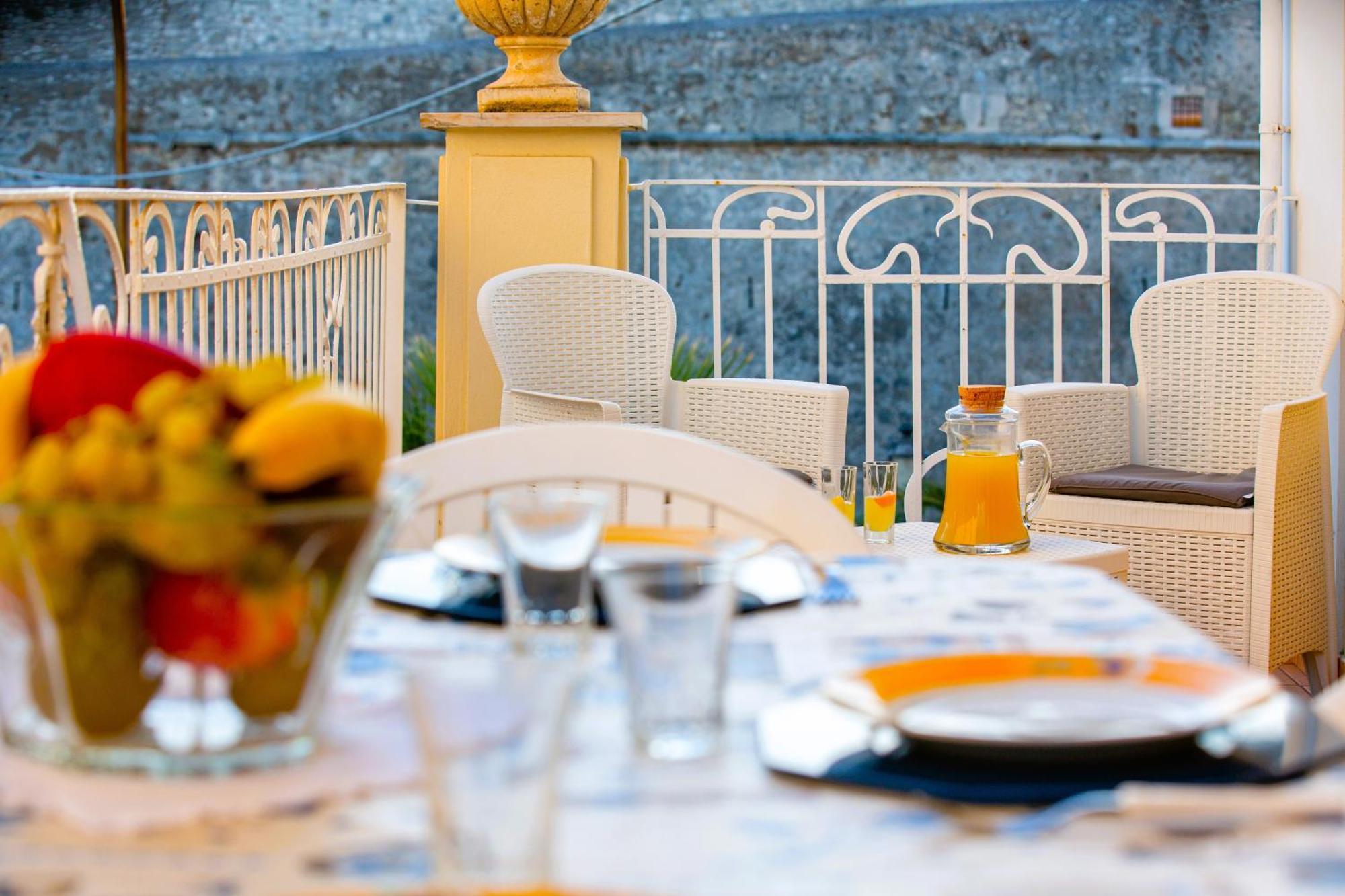 Mare E Castello Apartment Manfredonia Exterior photo